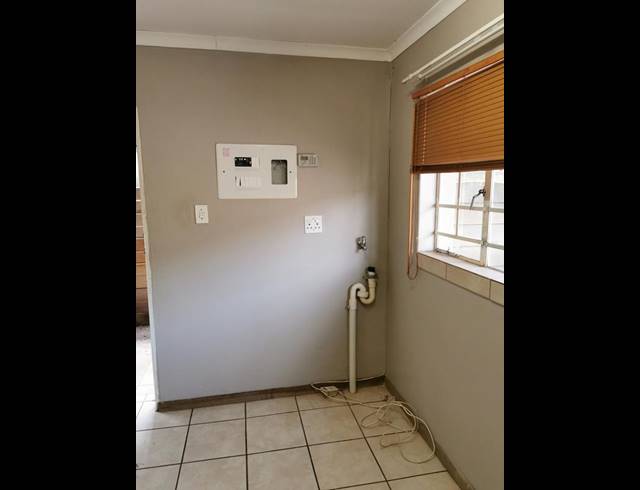 1 BEDROOM PROPERTY TO RENT IN DIE BULT